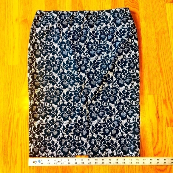 D&G Rare Vintage Pencil Skirt Never Used Size 8 - Picture 2 of 8